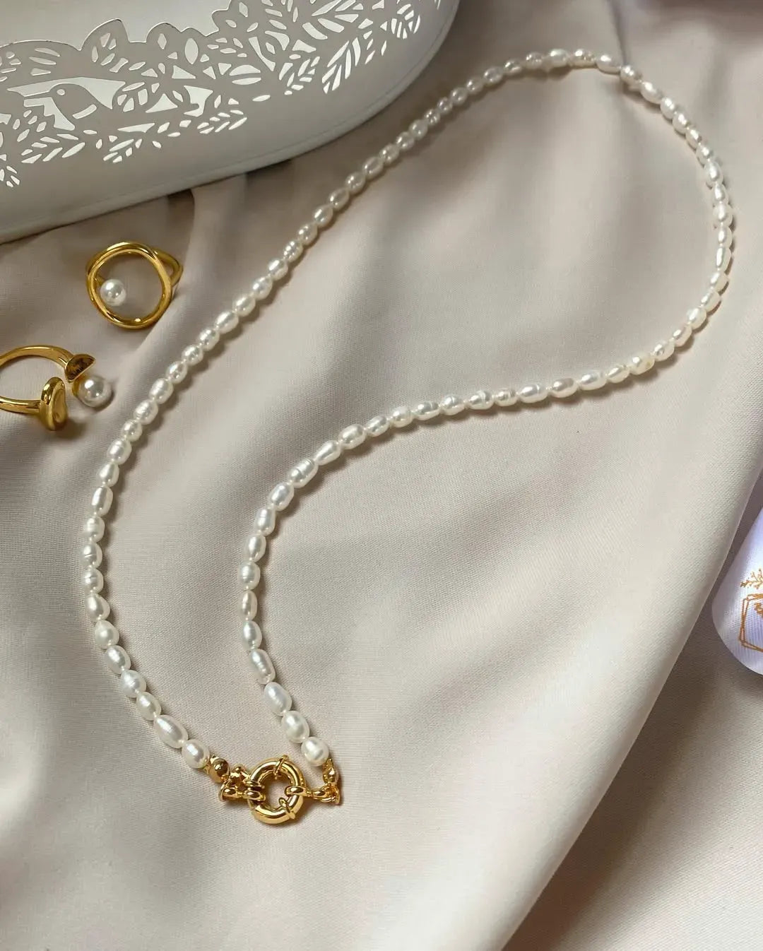 Basic Pearl Necklace