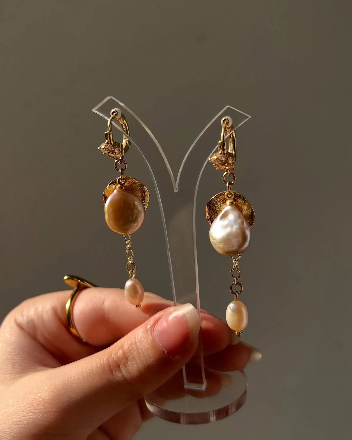 Champagne Pearl Earring
