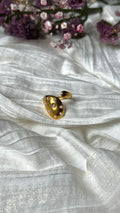 Drop pearls ring