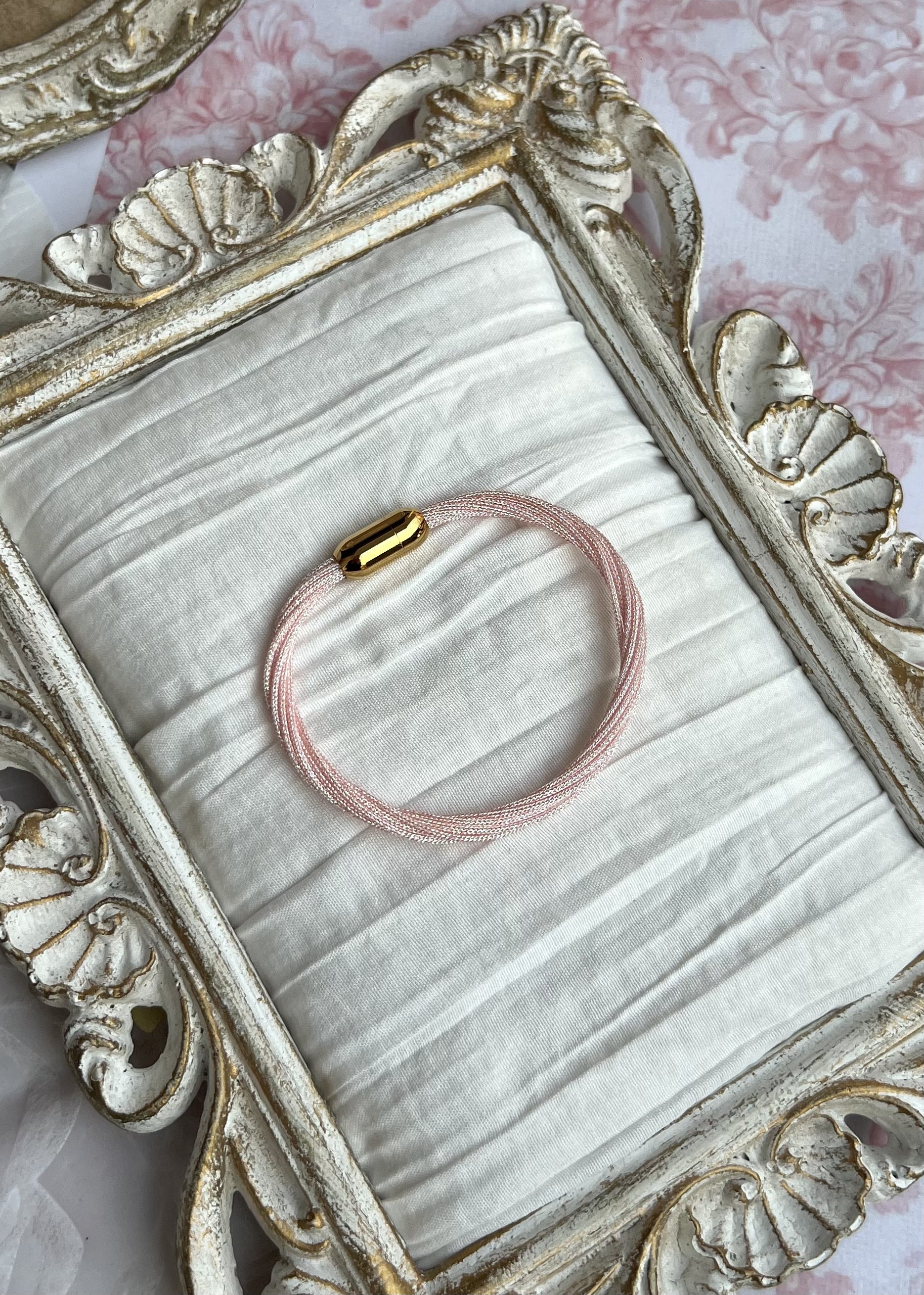 The click bracelet rose