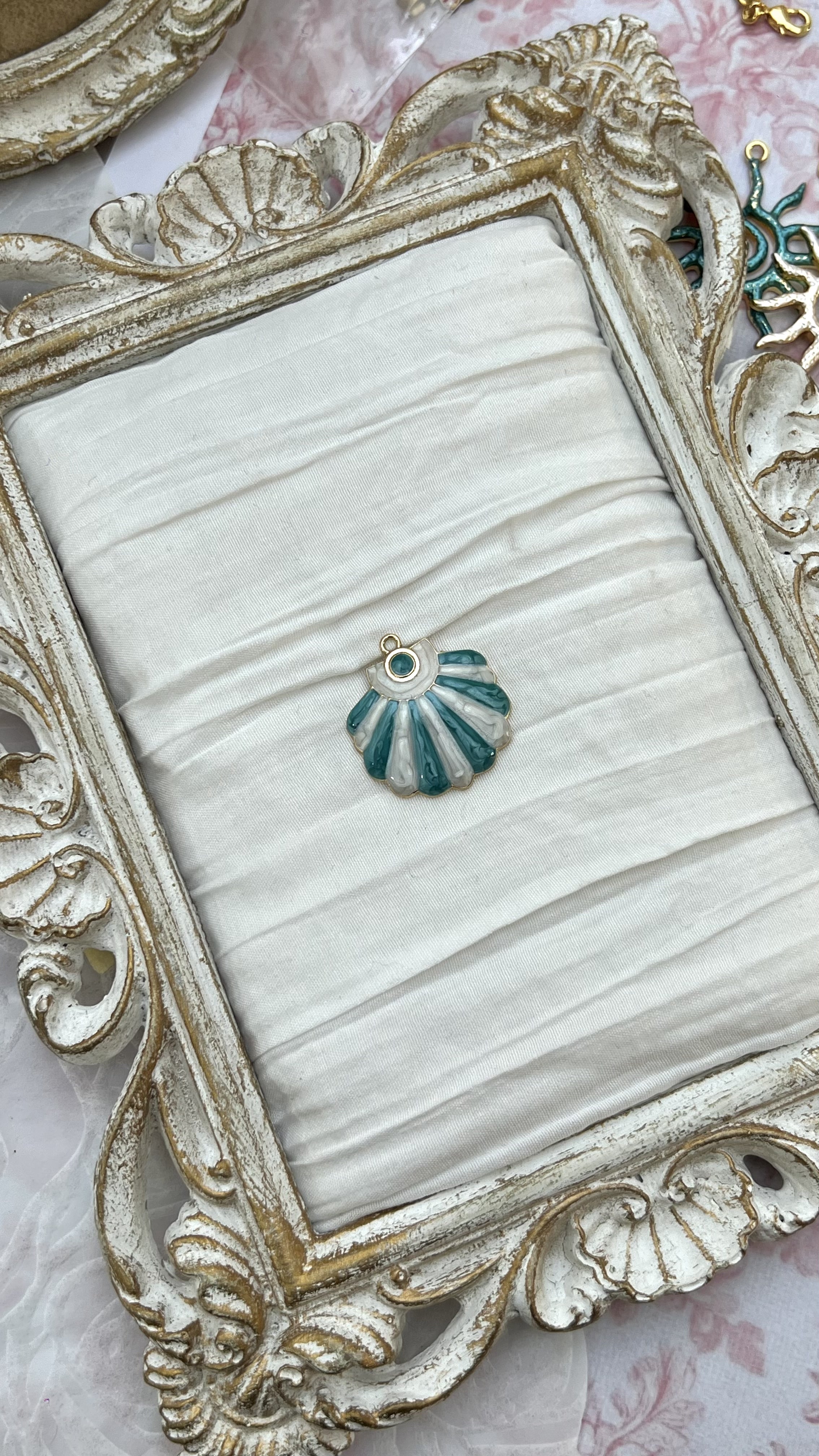 Maris blue charm