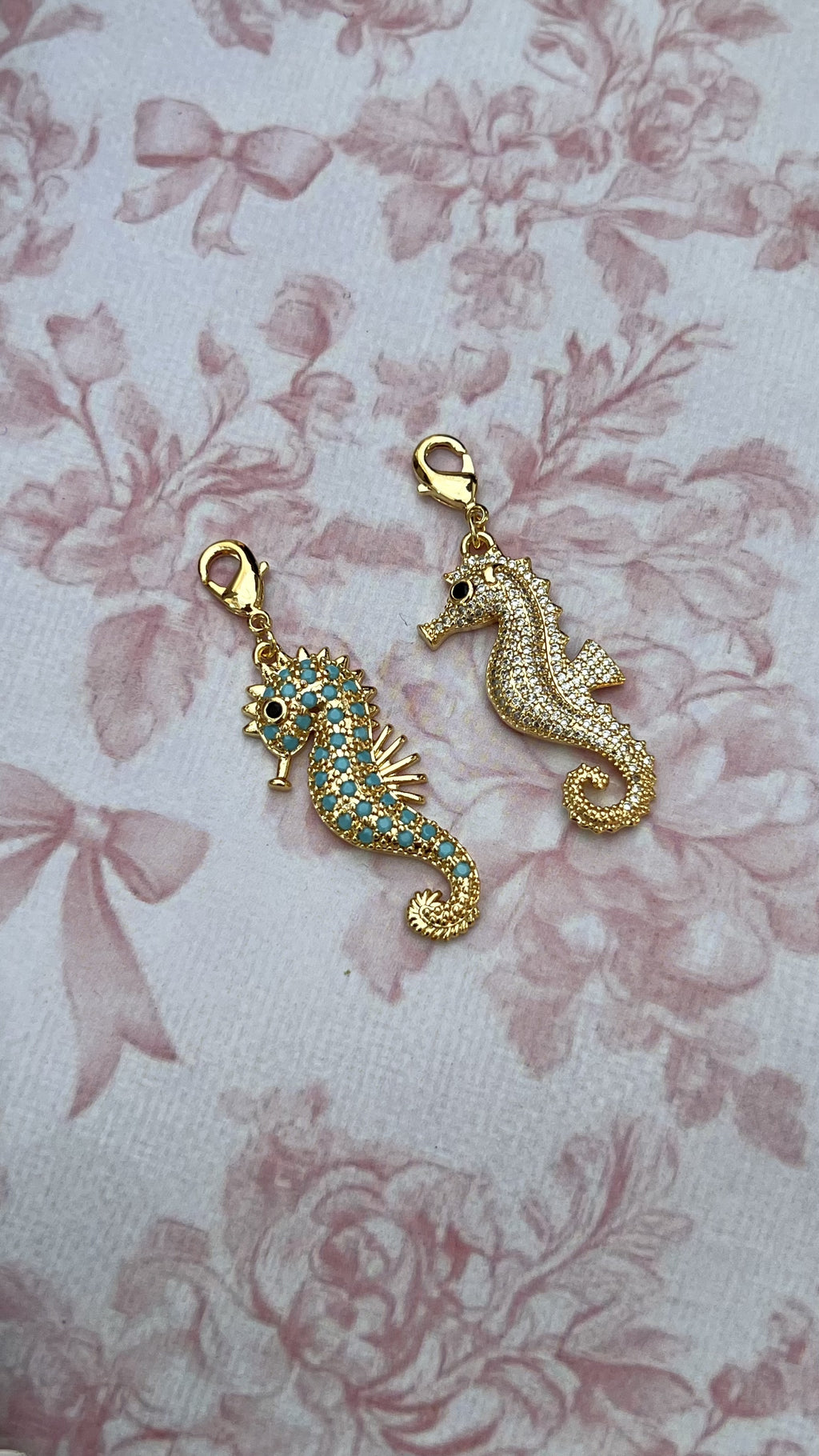 Seahorse charm
