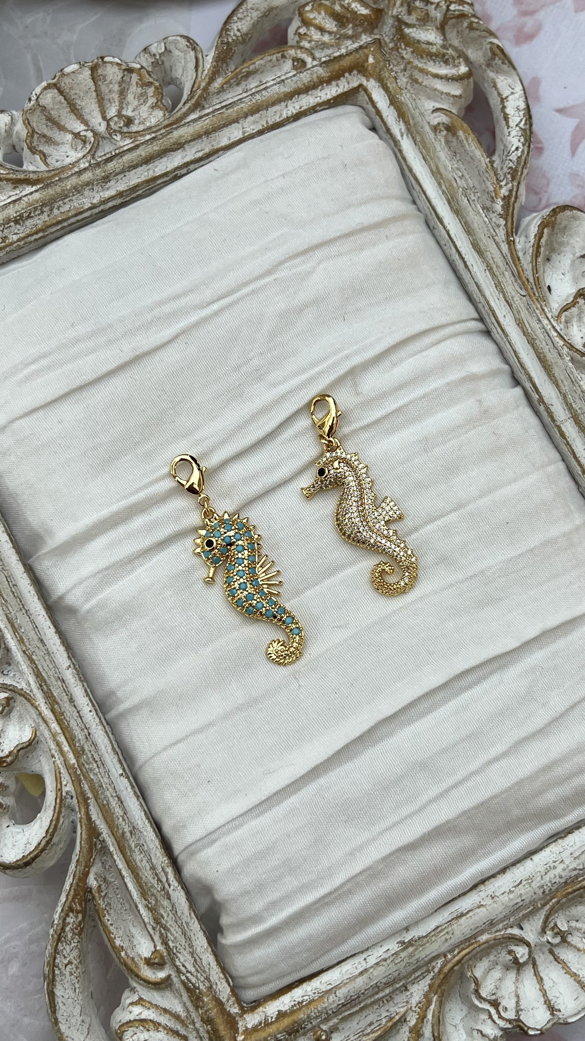 Seahorse charm