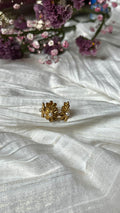 Pearl flowers ring