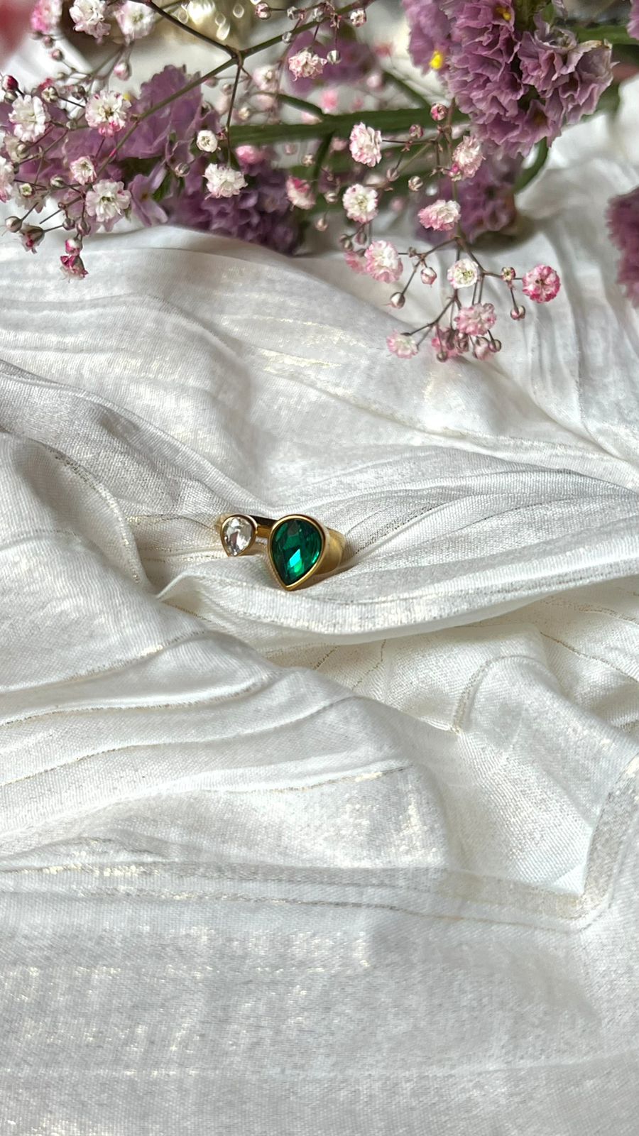 Scarlet Ring emerald