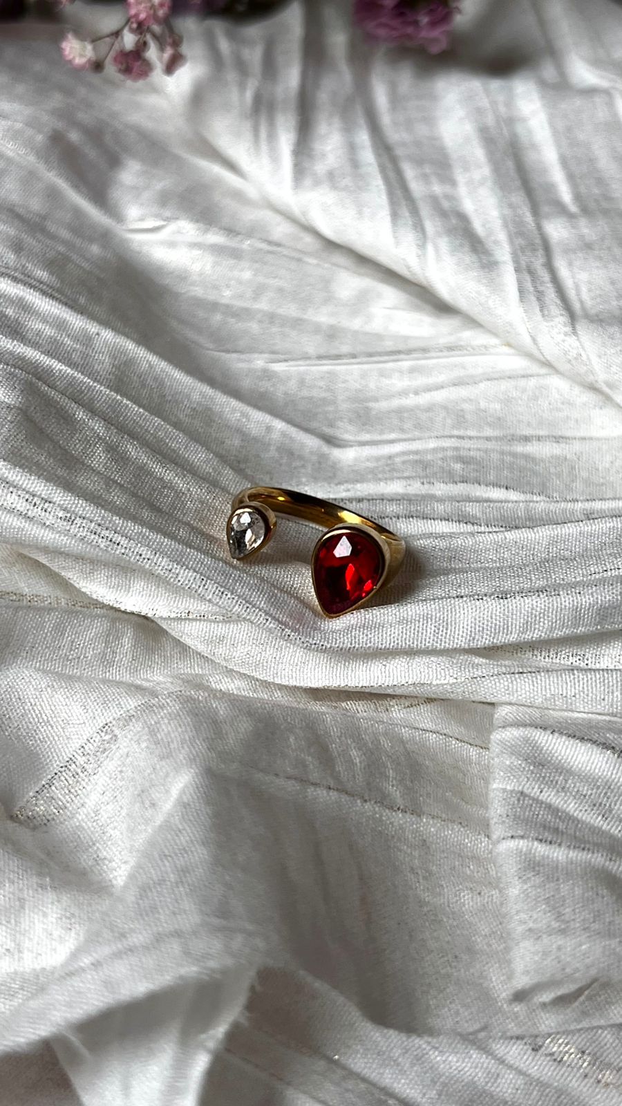 Scarlet Ring in red