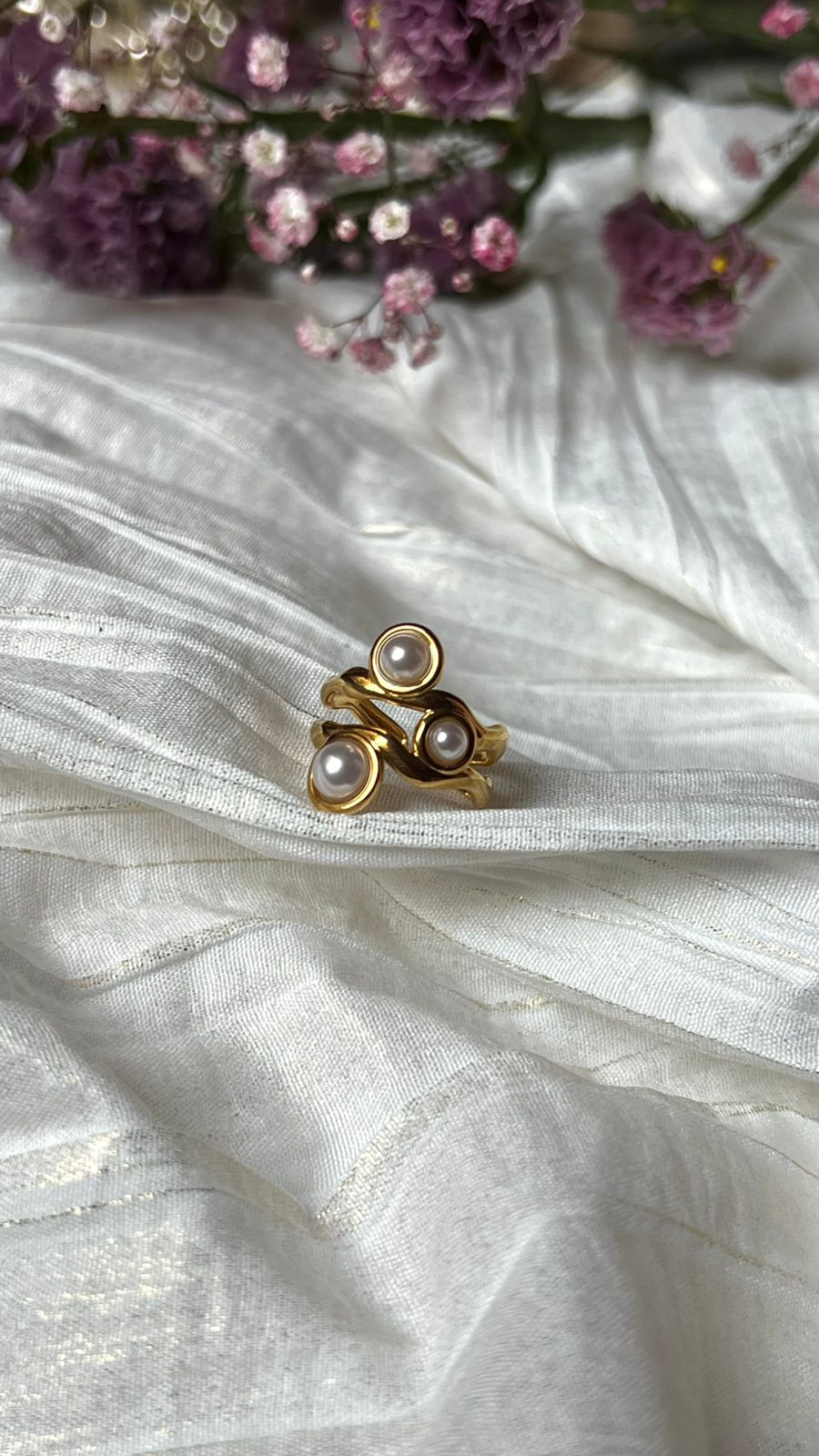Triple pearl ring